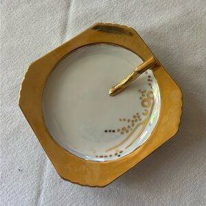 Vintage Trinket Dish Made in Occupied Japan-1945-1952